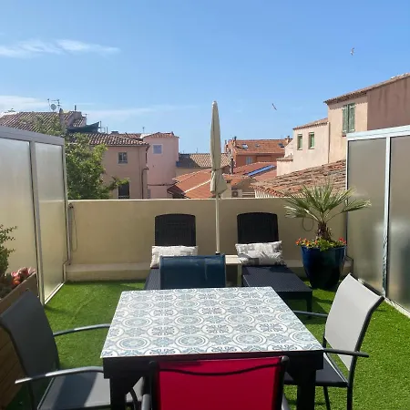 Au Coeur De T2 Climatise Avec Terrasse Et Garage *