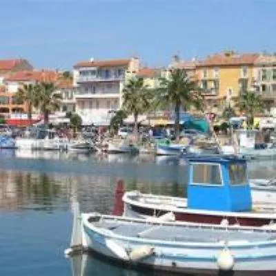 Au Coeur De T2 Climatise Avec Terrasse Et Garage * Bandol